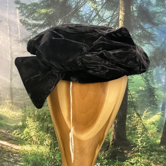 Vintage Plaza Suite by Betmar Black Crushed Velvet Beret Hat NEW main image 8
